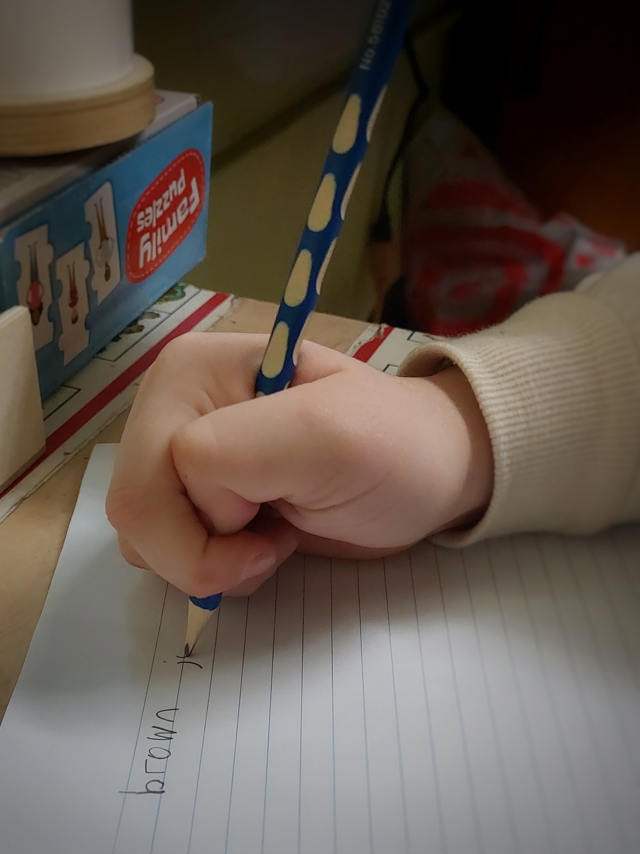 Handwriting with Triangular Grooved Pencils